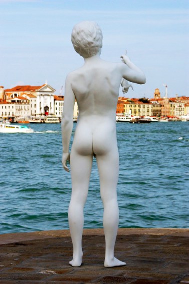 Jongen met Kikker, Charles Ray, 2009 Jongen met Kikker, Charles Ray, 2009