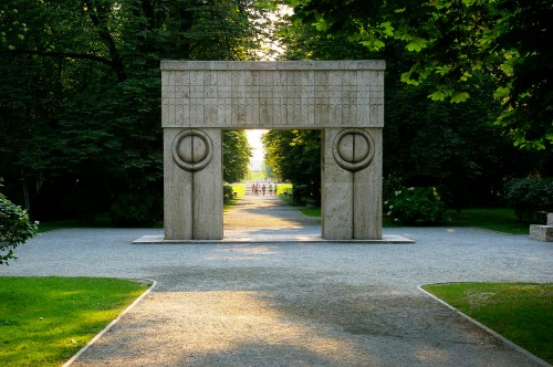 De Poort van de Kus, Brâncuși, Targu Jiu De Poort van de Kus, Brancusi, Targu Jiu