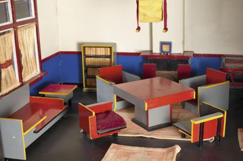 ADO Poppenkamer, ontwerp Ko Verzuu, uitvoering ADO werkplaatsen Berg en Bosch Apeldoorn, 1926-1932, Particuliere collectie